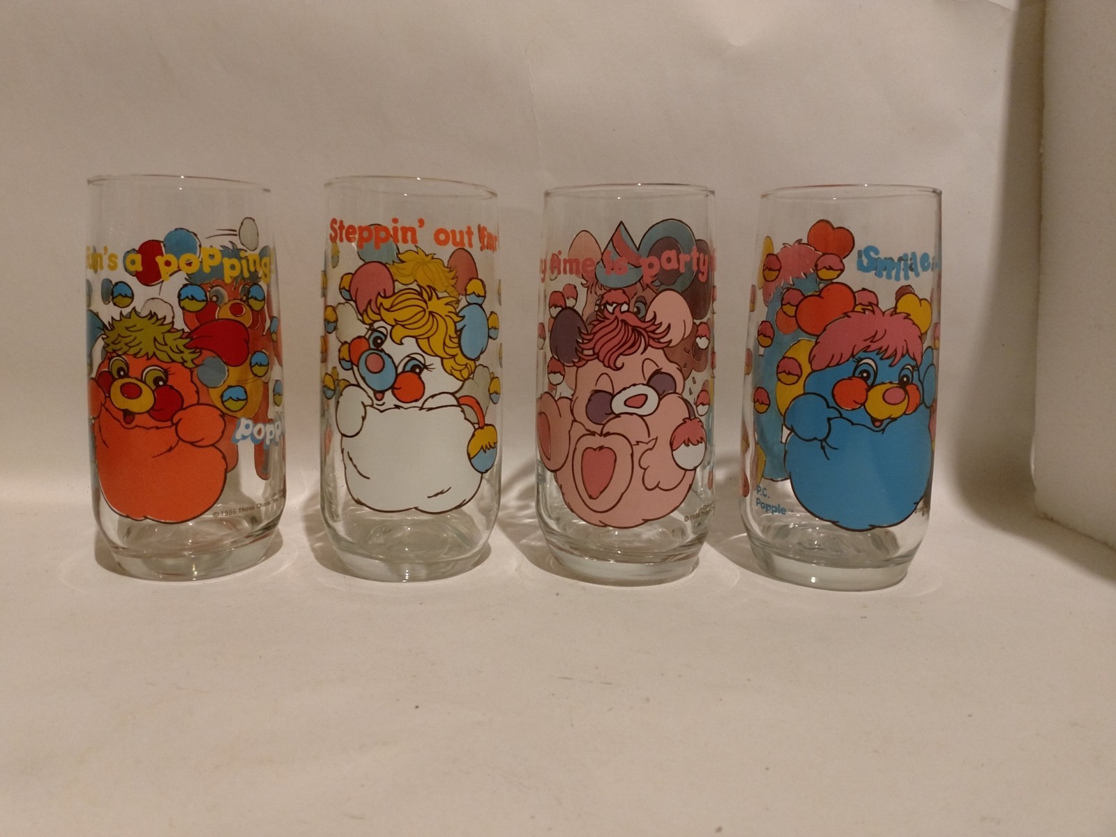 4 POPPLE PIZZA HUT Pink Blue White Orange Bears Hearts Drink Glass Collector SET