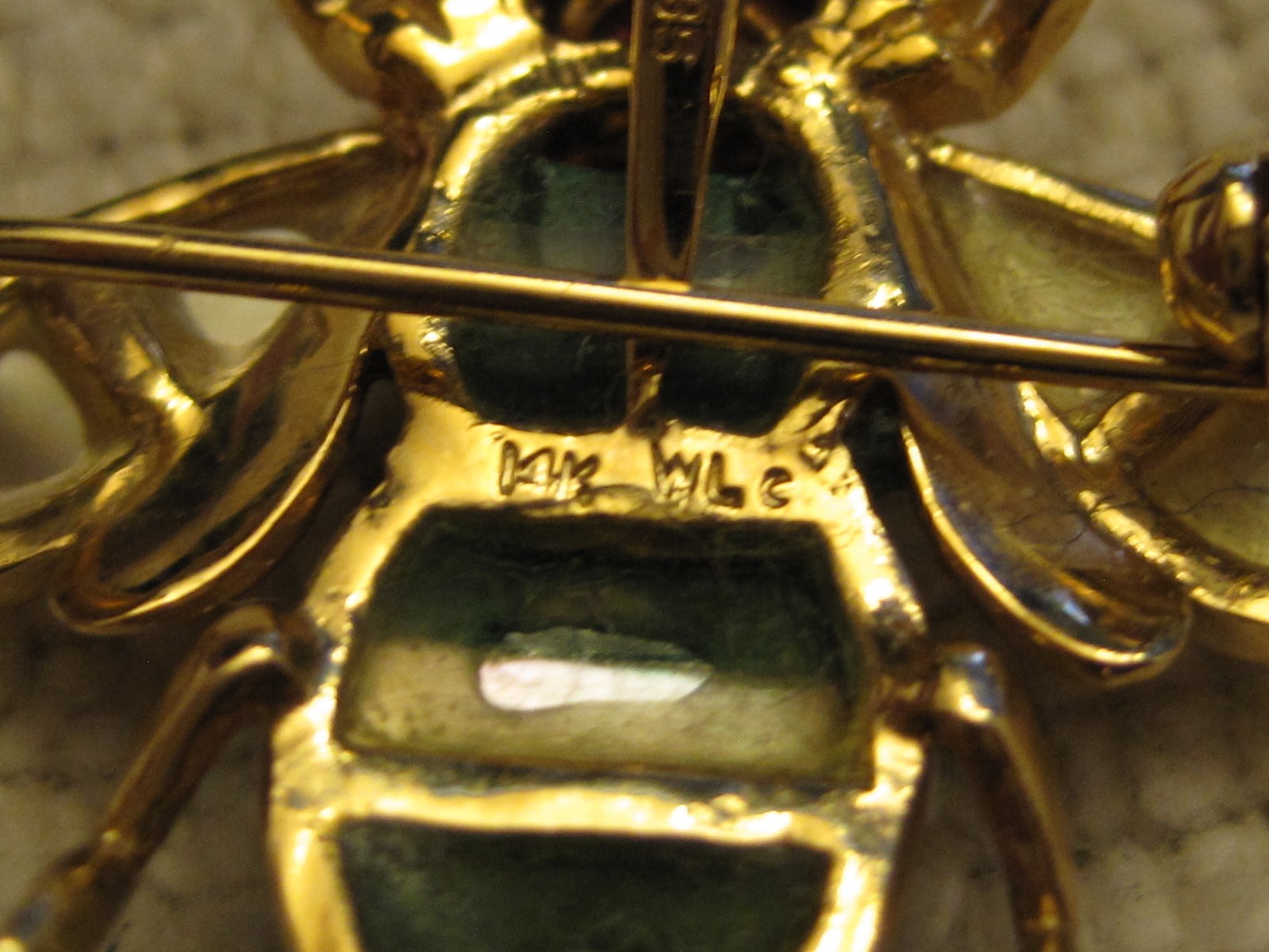 Bee Pendant Brooch 14k Gold WLC Insect Pin  Malachite Mother of Pearl