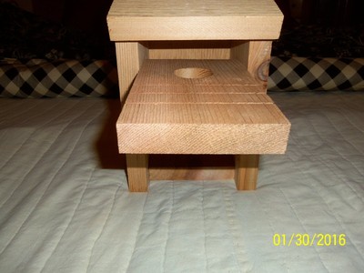 NEW, CEDAR/REDWOOD BLUE BIRD HOUSE ,(NOTHING BUT  QUALITY), MADE IN USA