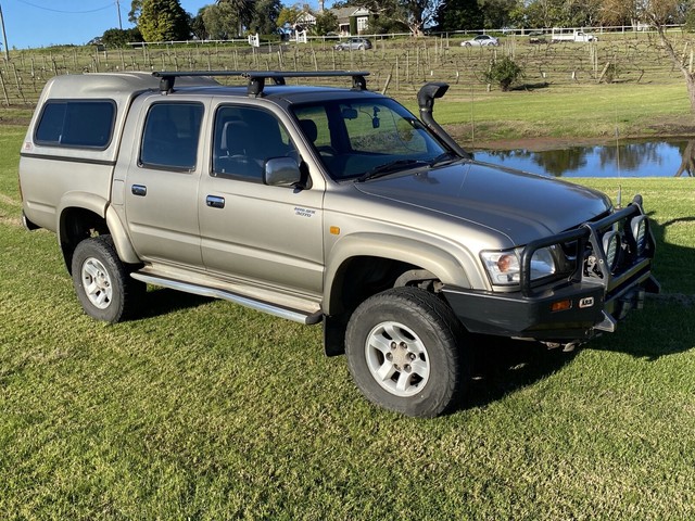 Toyota hilux 2003