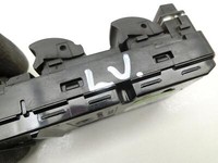BMW E61 LCI 530d 07-10 Kombi Fensterheberschalter Schalter Links Vorne BMW E61 LCI 530d 07-10 24.06.2009 9122111... Vorschau 7