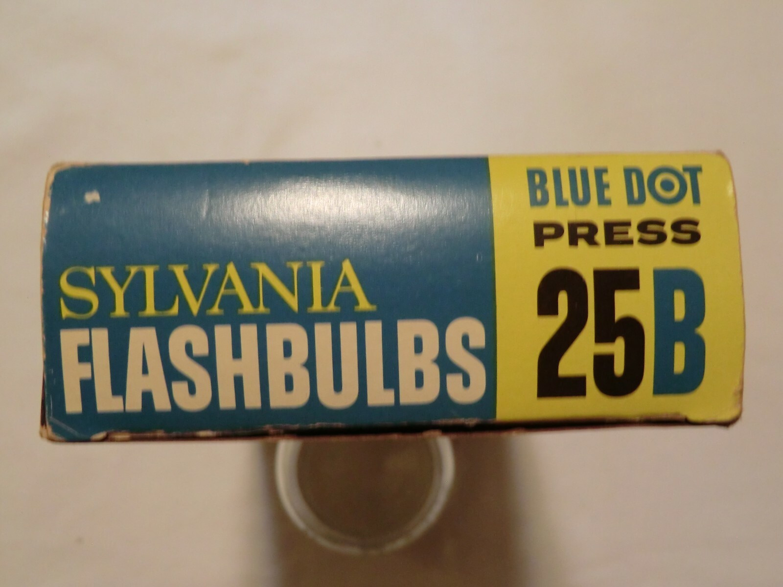 Vintage Sylvania Blue Dot Flashbulbs , 25B,  Full Original Box of 12 !!