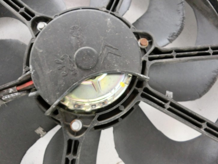 Opel Grandland I 17-21 2,0d 130KW Lüfter Ventilator f. Kühler Opel Grandland I 17-21 29.03.2018 9806313880 gebraucht Bild 7