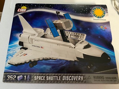 Smithsonian Space Shuttle Discovery Building Blocks Kit   352 Pieces  21076A NIB