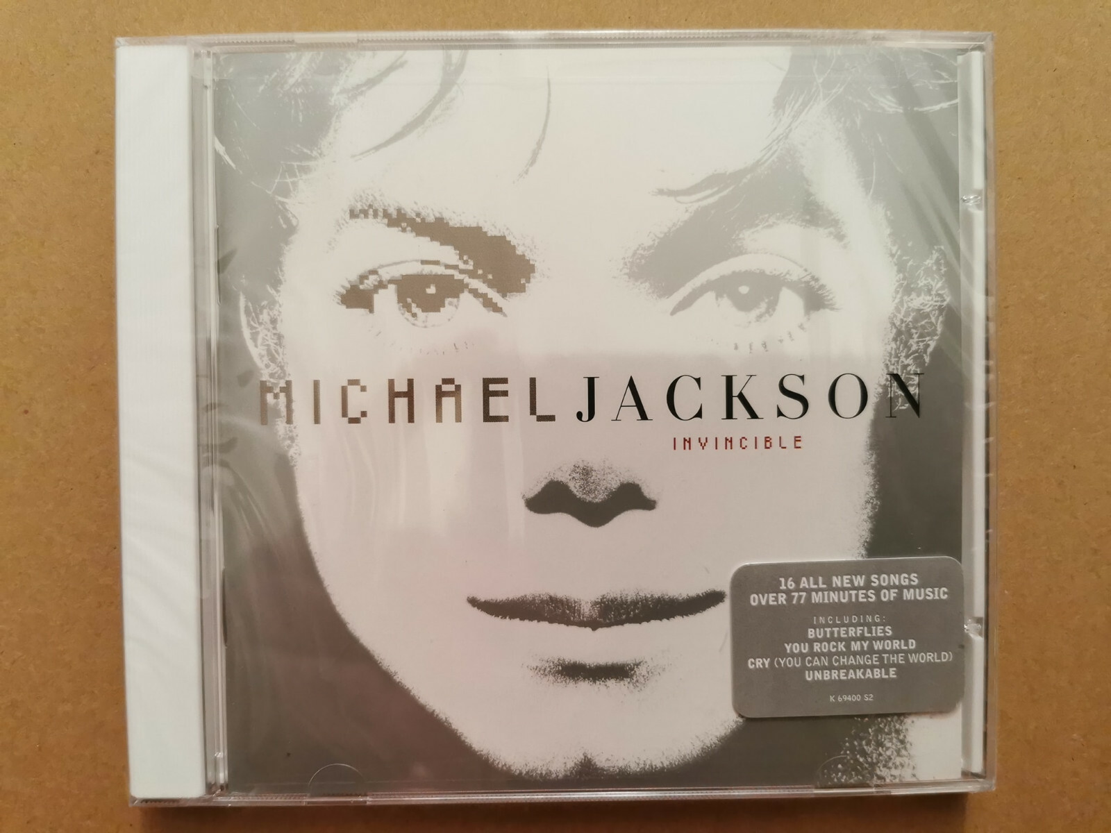 Michael Jackson - Invincible(CD, Oct-2001, Epic,on sticker