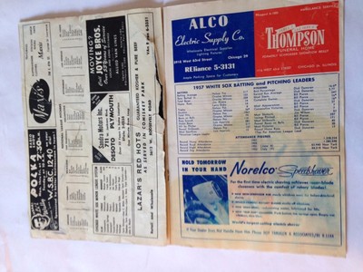 1958 MLB OFFICIAL SCORE BOOK /PROGRAM NEW YORK YANKEES CHICAGO WHITE SOX SCORED