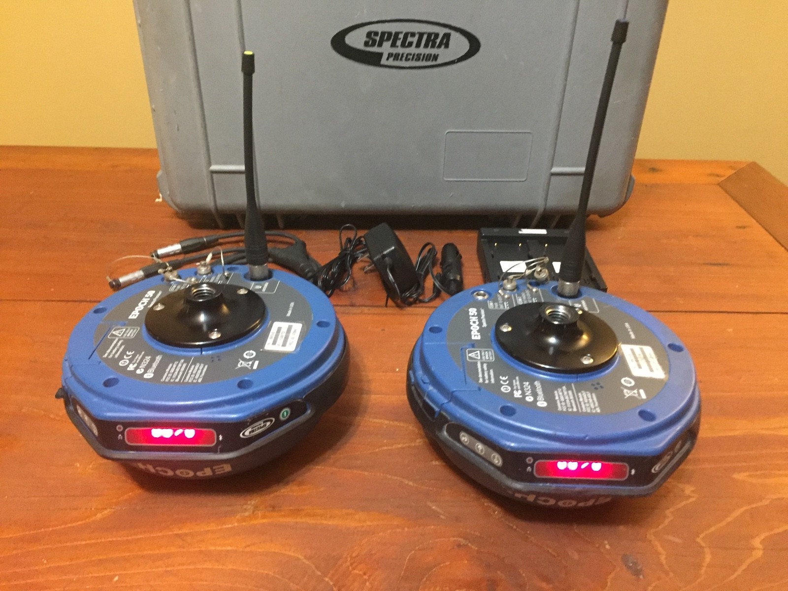 2 SPECTRA PRECISION EPOCH 50 GPS SYSTEM GNSS GLONASS 430-470 MHZ SURVEYING