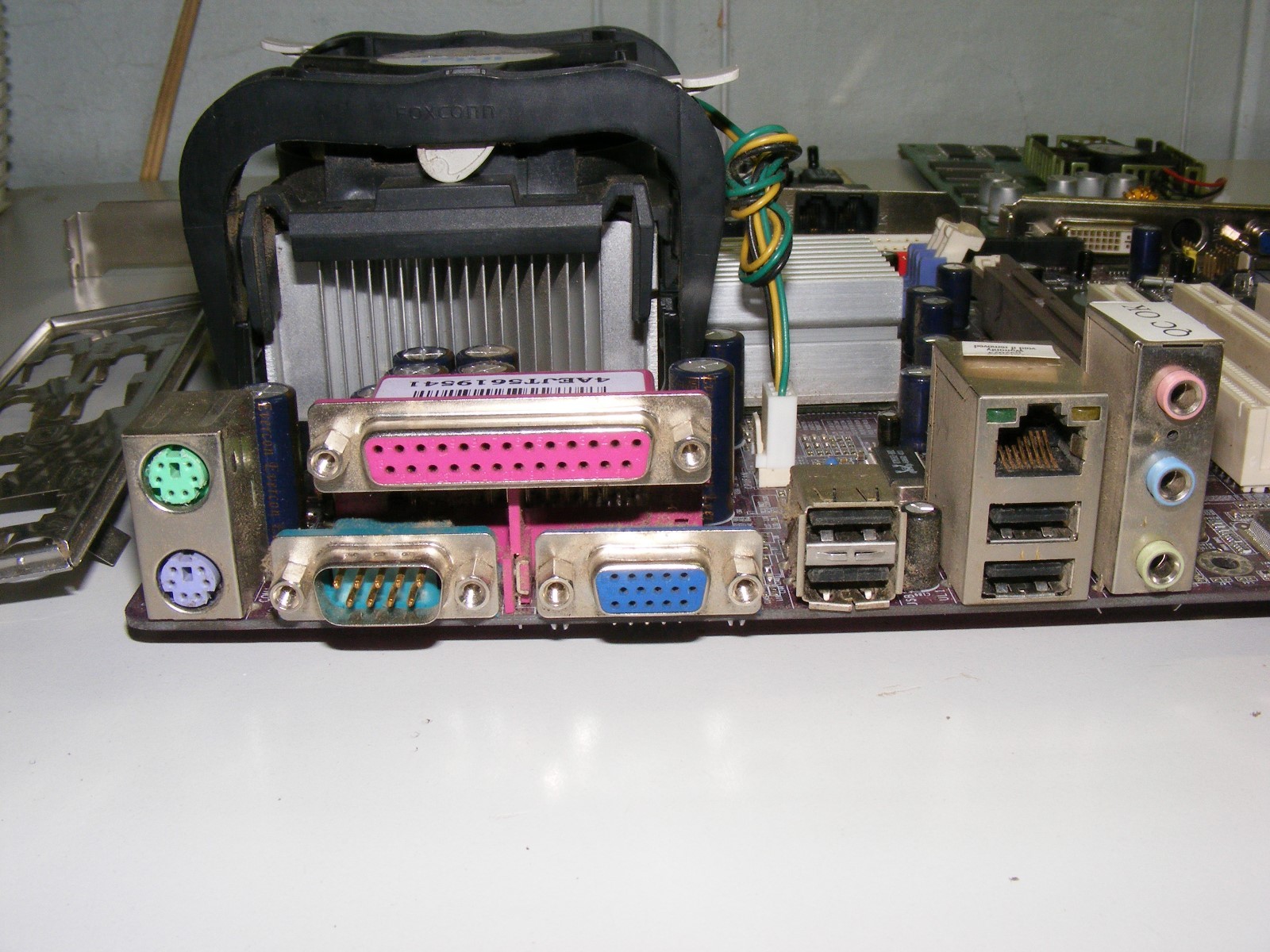 P4 3GHz,PM9MS MB,2 GB Corsair Ram,VGA Card,Ethernet Card,Modem Bundle