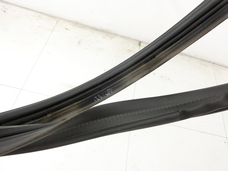 BMW F45 218d 14-18 Dichtung Rahmen für Heckklappe Kofferraum BMW F45 218d 14-18 21.09.2017 5176-7440481 7440481... Vorschau 7
