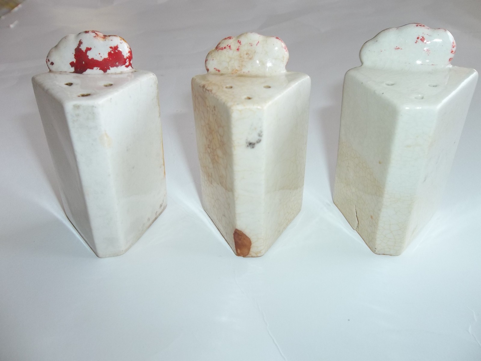 ROOSTER SPICE SHAKERS - THREE EACH