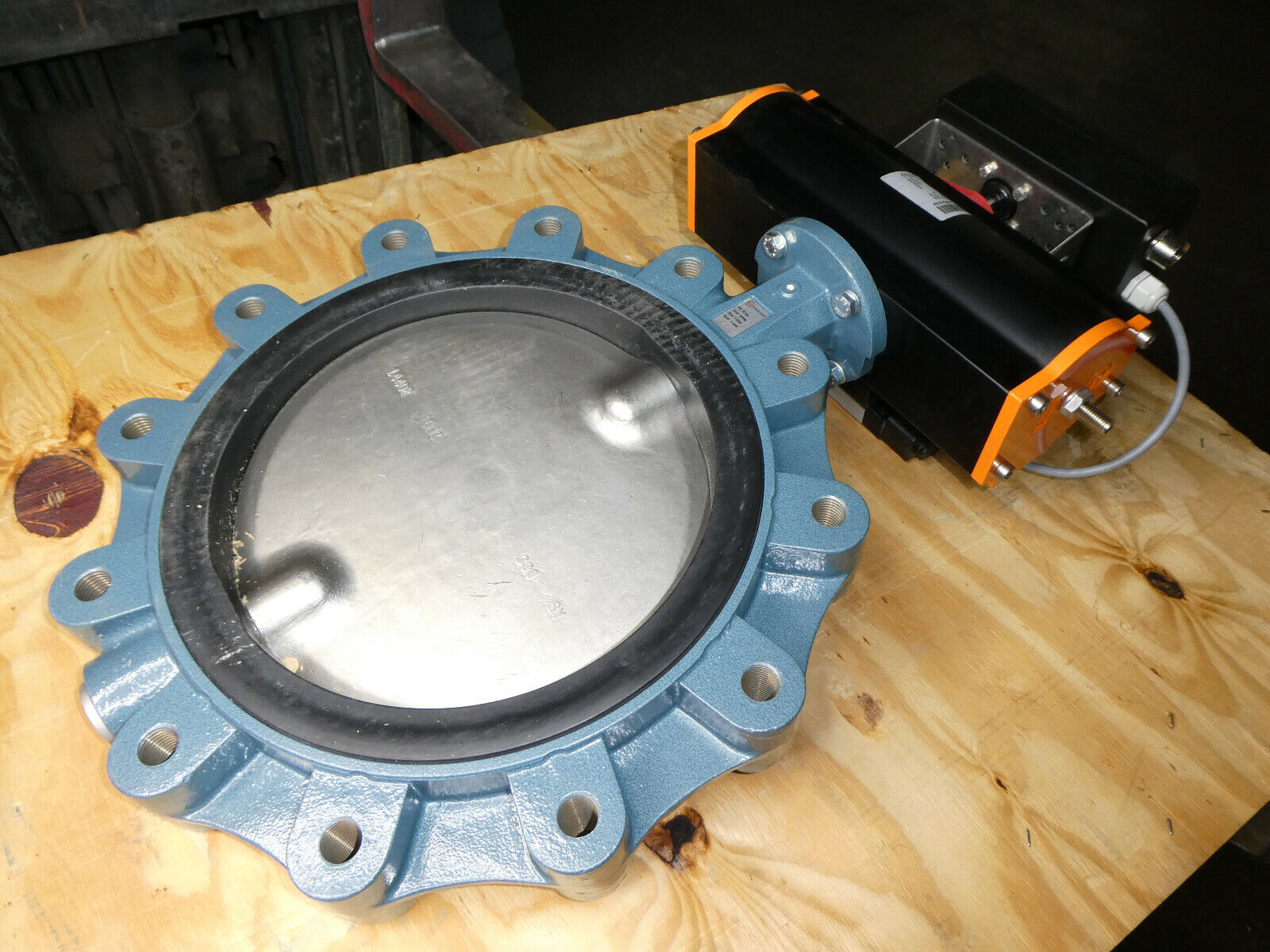 EBRO ARMATUREN / Z014 -A EPDM BUTTERFLY VALVE AND PNEUMATIC EBRO ARMATUREN / Z014 -A EPDM BUTTERFLY VALVE AND PNEUMATIC