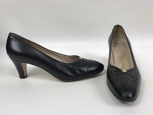 パーティーシューズ Ferragamo Heeled shoes Black Salvatore Ferragamo 'Bari' Black Leather Gold Column Heel