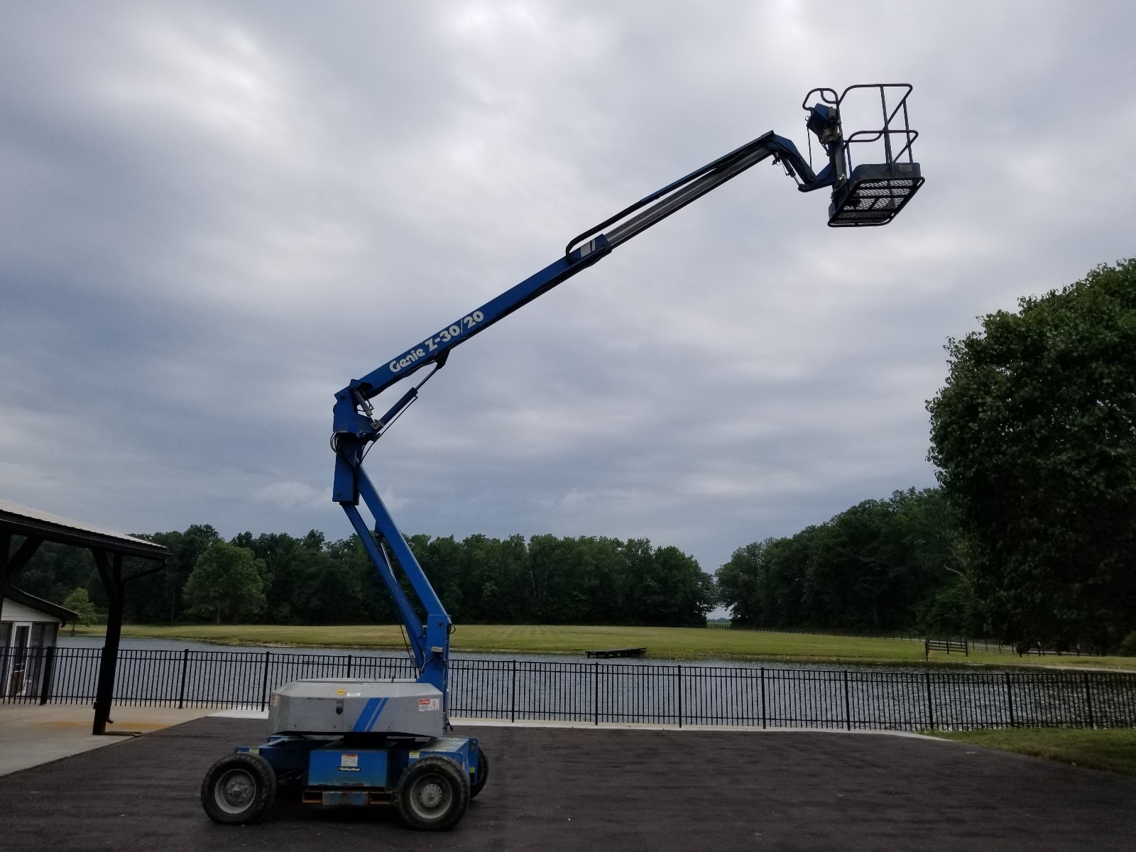 Genie Z-30/20 electric boom lift