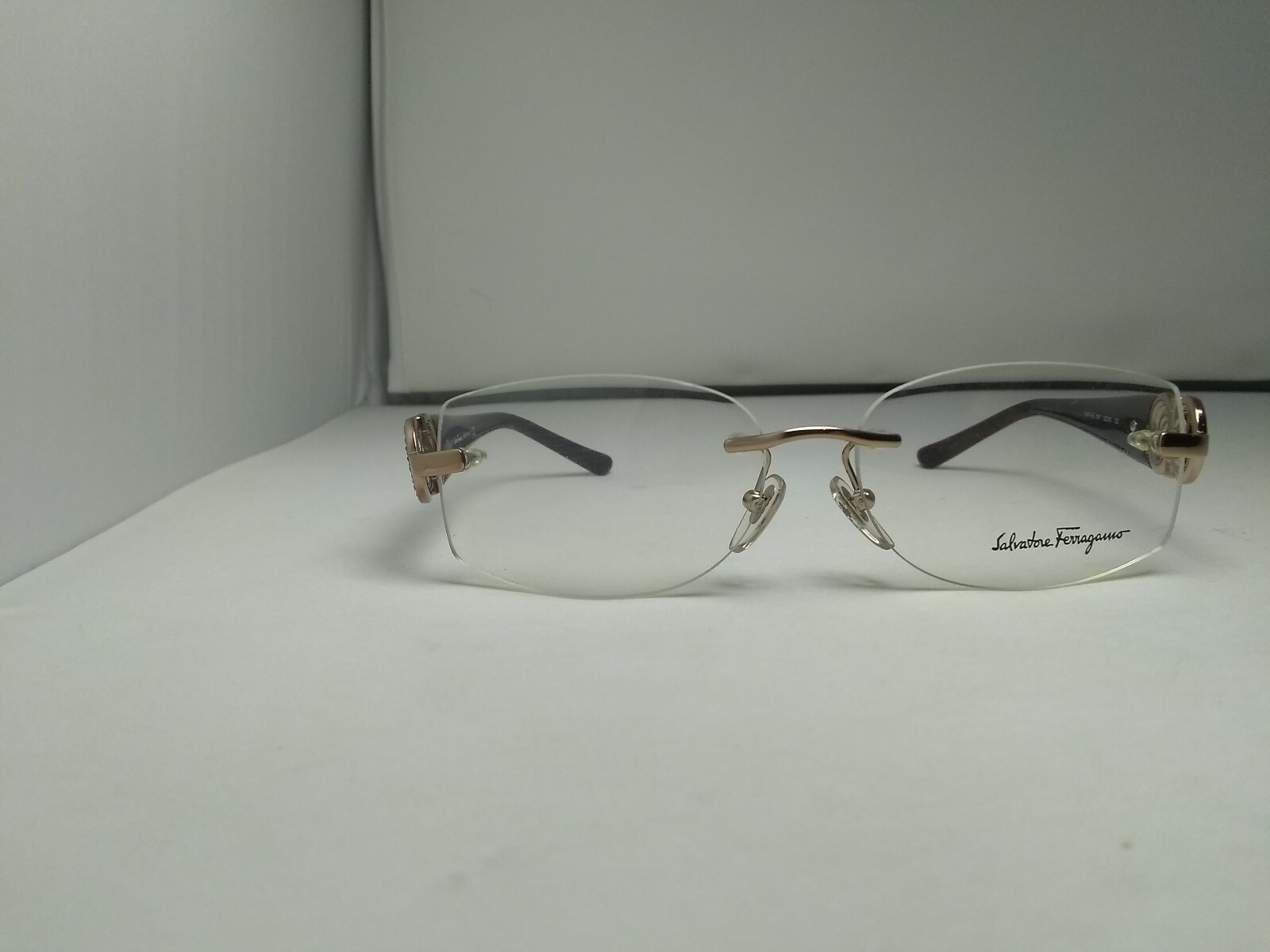 ● FERRAGAMO ● サングラス White / Grey / 52mm SALVATORE FERRAGAMO SF1847-B 547 GOLD/BROWN 52-16-140 ITALY