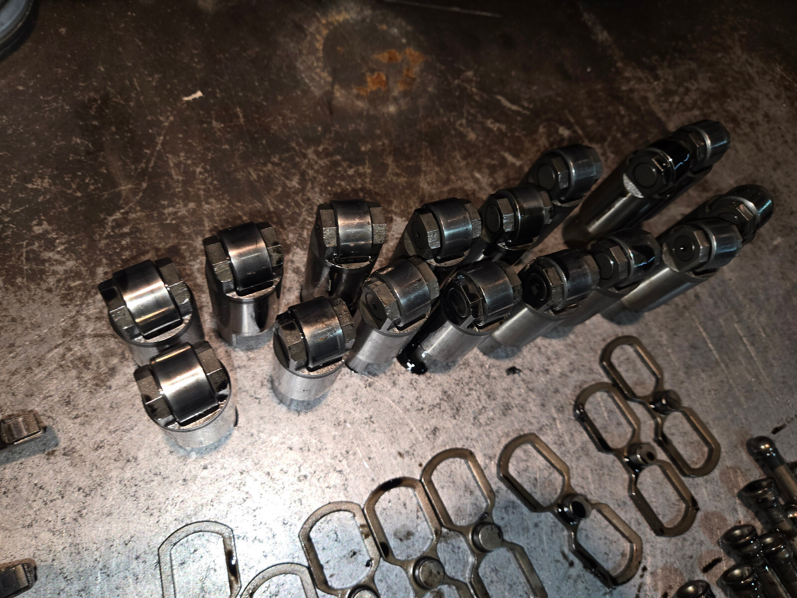 2011-2015 Chevy GMC 6.6 LML DURAMAX VALVETRAIN ROCKER ARMS LIFTERS REF8222 - Picture 5 of 10