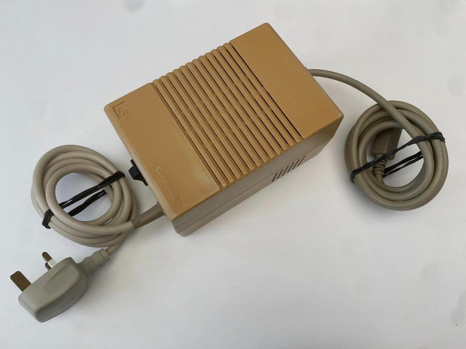 Genuine Commodore Amiga A500 U.K. Power Supply ~ 312503-02