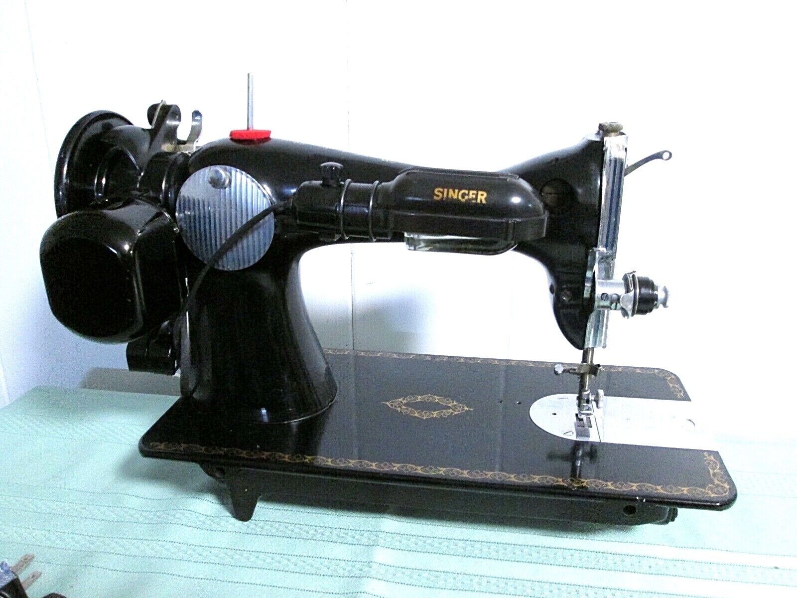 Singer Sewing Machine - 15-91 with Potted Motor & Accessories, Serviced