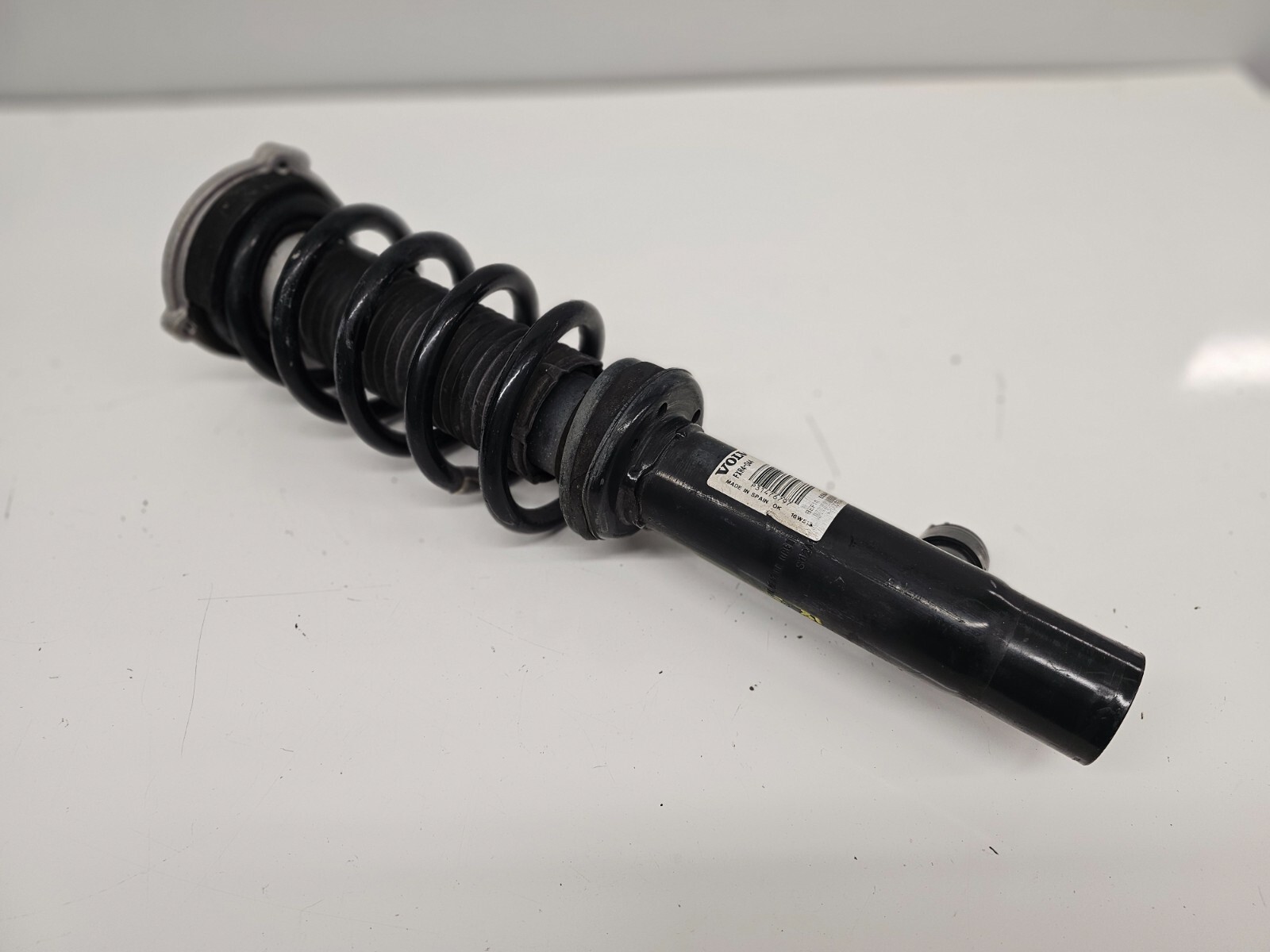 17-20 Volvo S90 V90 Left Front Strut Assembly w/ Active