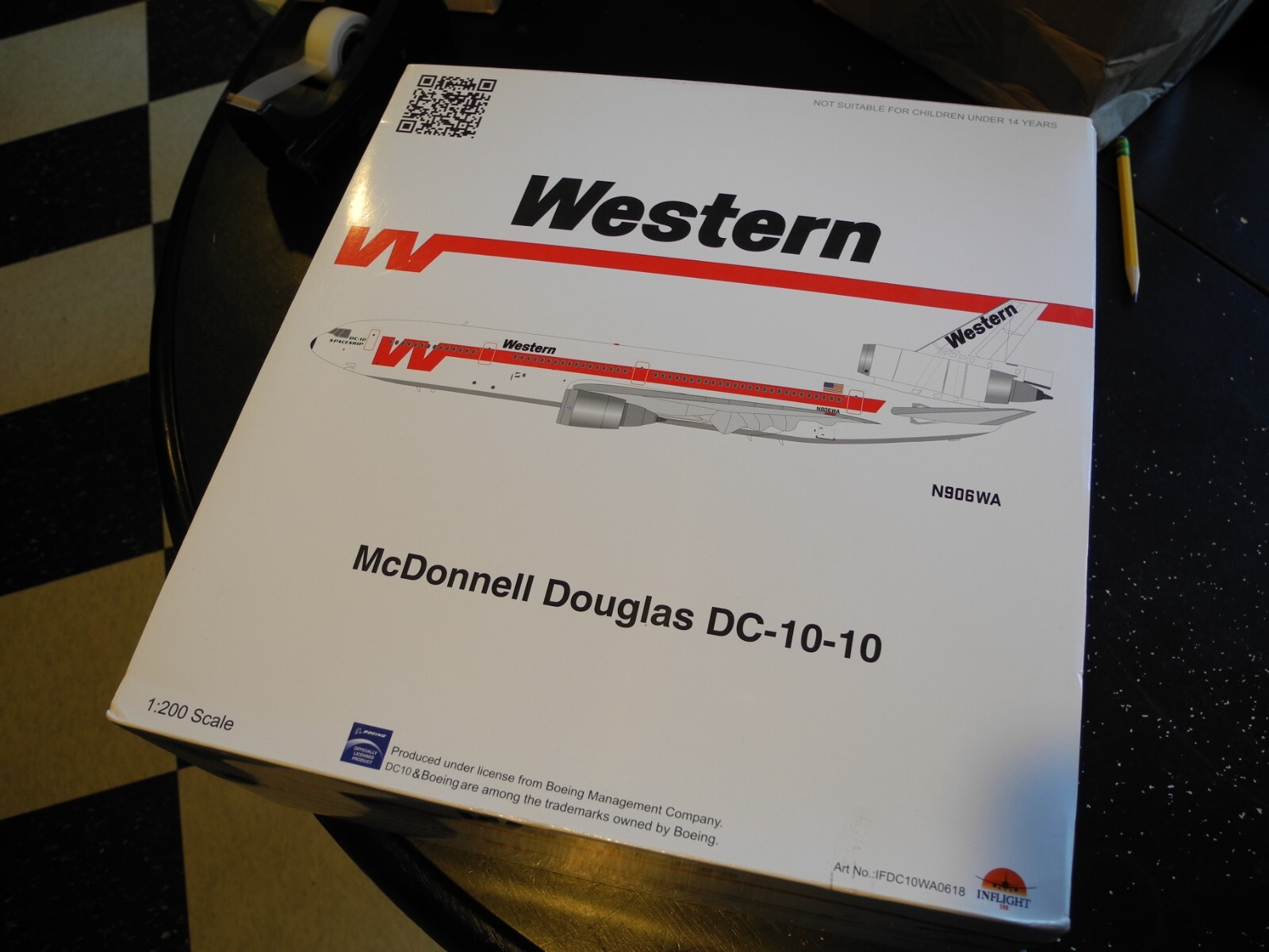 Collector's FIND INFLIGHT 200 McDonnell Douglas DC-10, 1st