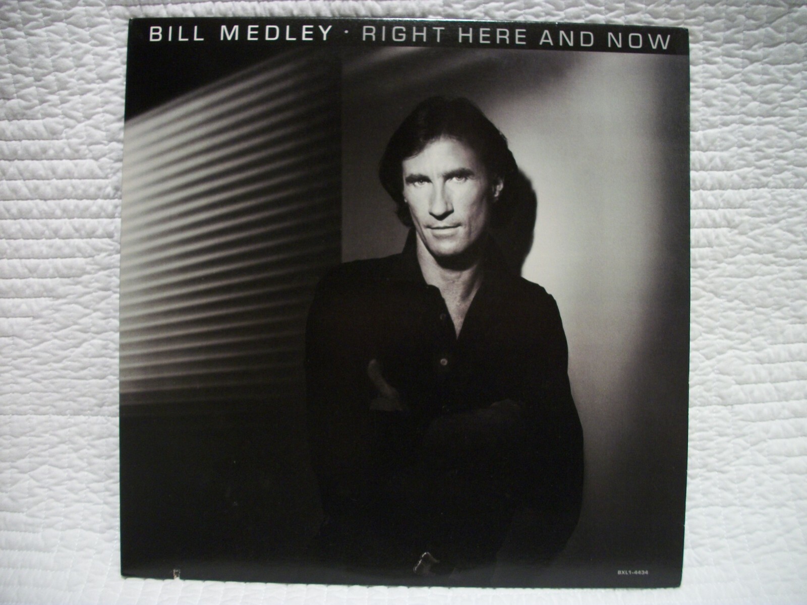 Bill Medley Right Here and Now レコード s-l400.jpg