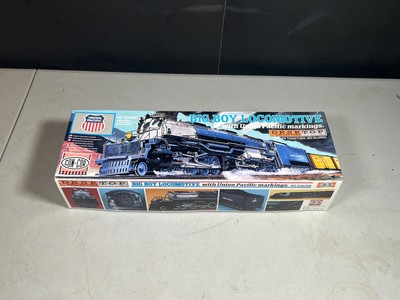 CON-COR  Big Boy Plastic Locomotive Desk Top Non Powered HO Model Kit, NOS