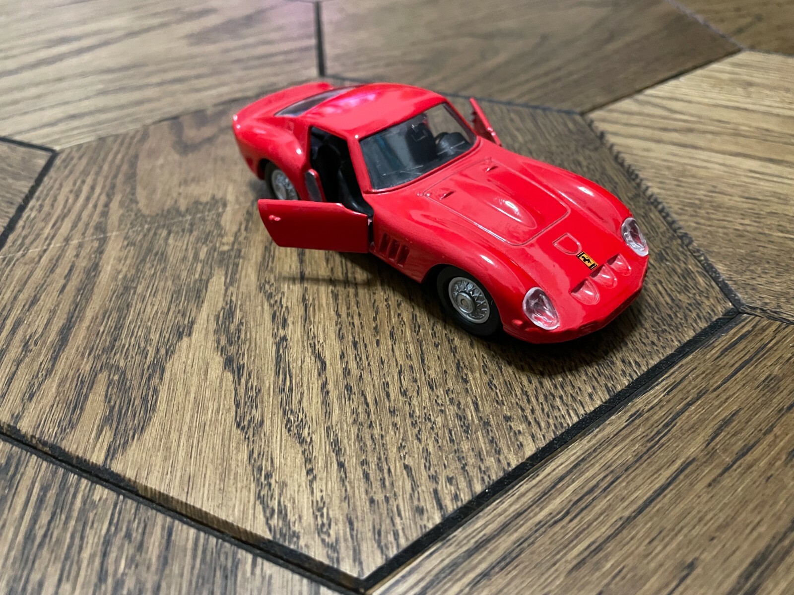 Maisto Shell Ferrari 250 GTO Red 1:38 Model car | eBay Maisto Shell Ferrari 250 GTO Red 1:38 Model car | eBay