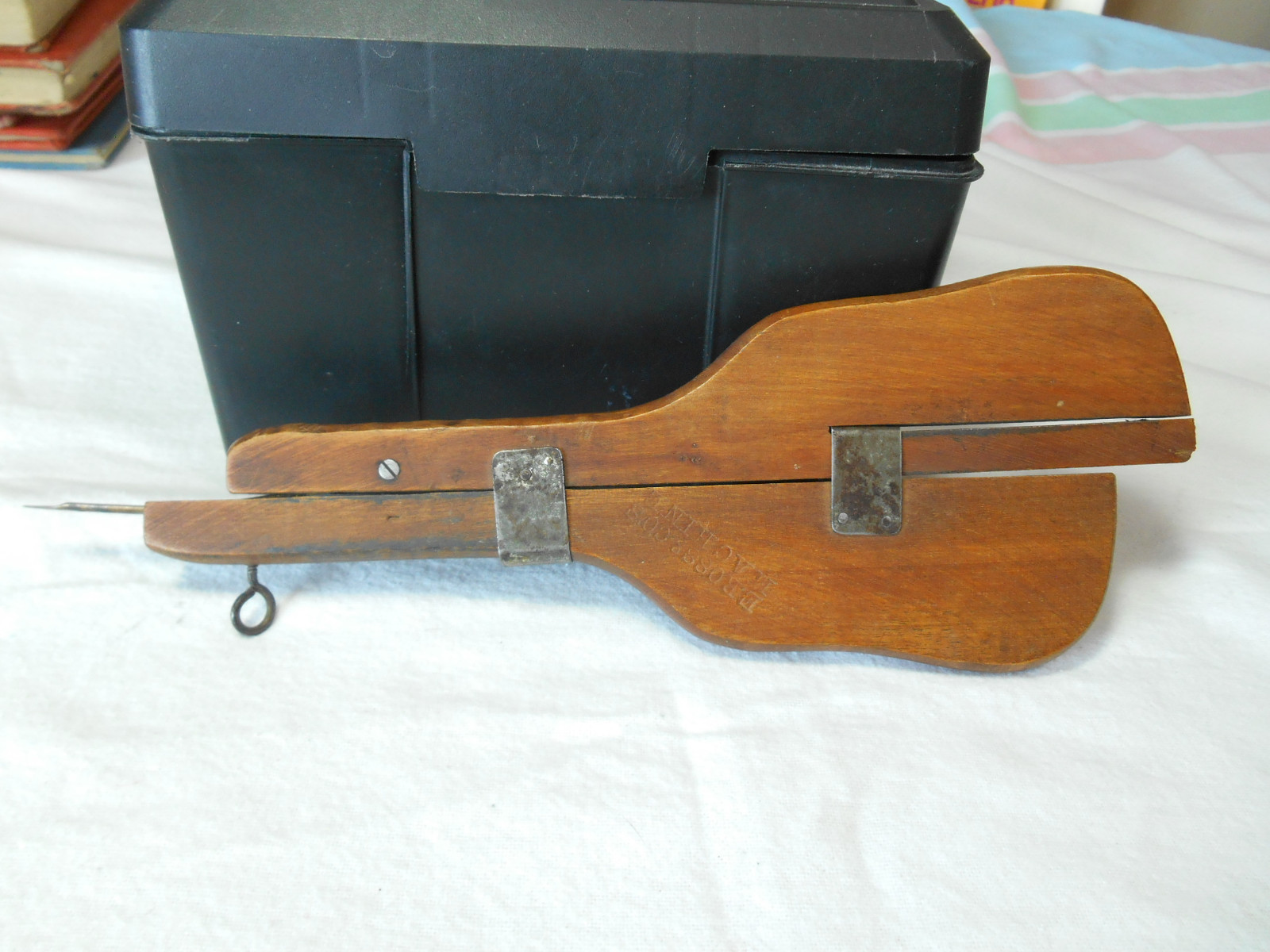 RARE-VINTAGE-ANTIQUE-E-ROSS-amp-CO-RUG-HOOK-TOOL-1880-039-S-PUNCH-HOOKING-MACHIN