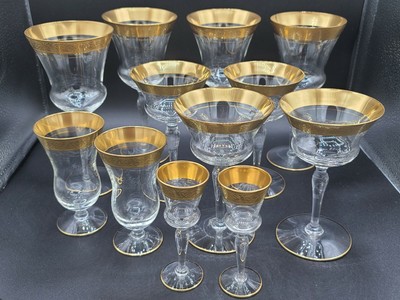 Stemware Wine Glass With Gold Vatican