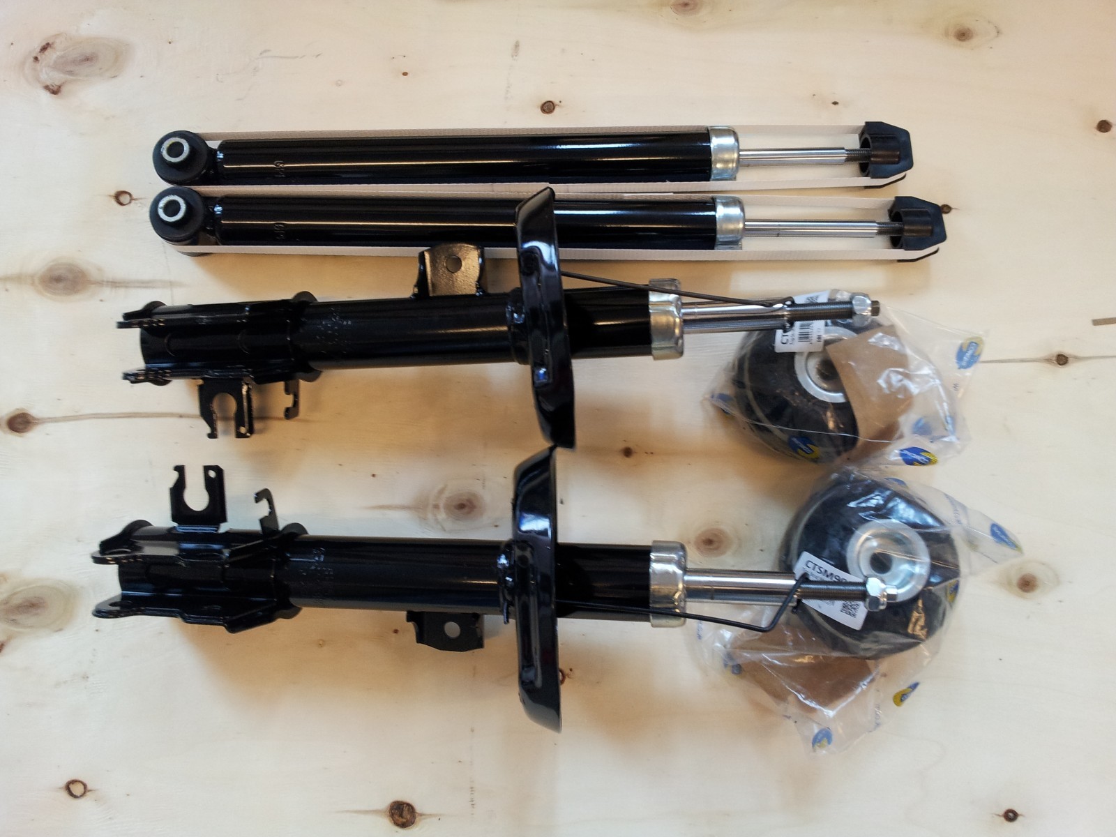 CORSA D SET OF 4 SHOCK ABSORBERS + 2 X FRONT STRUT TOP MOUNTS 1.2 1.4