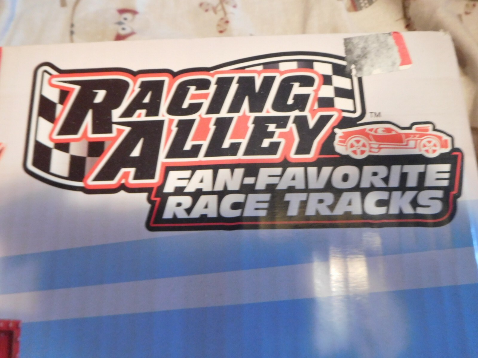 Hot Wheels SUPER 6 LANE RACEWAY 8 ft Long Racing Alley NEW w/ 6 Cars