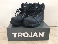 arco trojan boots
