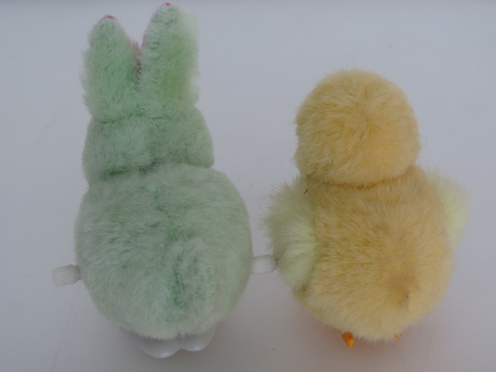 2 Vintage Easter Bunny Rabbit Chick Fuzzy Wind Up Hops Shakes Toys Lot A1973
