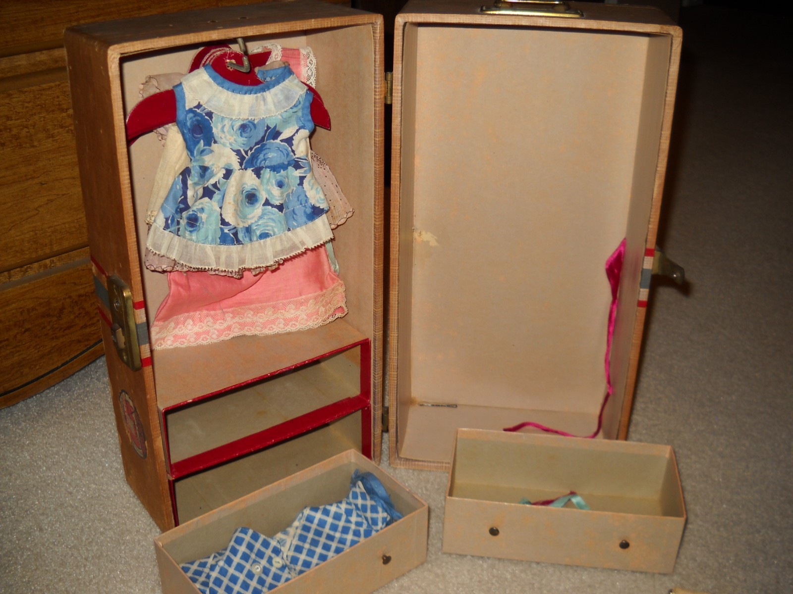 Vintage/Antique ~ 1930's 13.5in~Shirley Temple Doll w/ Original Trunk & Outfits.