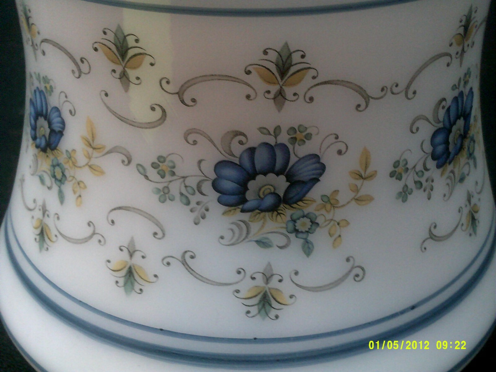 QUOIZEL ABIGAIL ADAMS 6 3/8