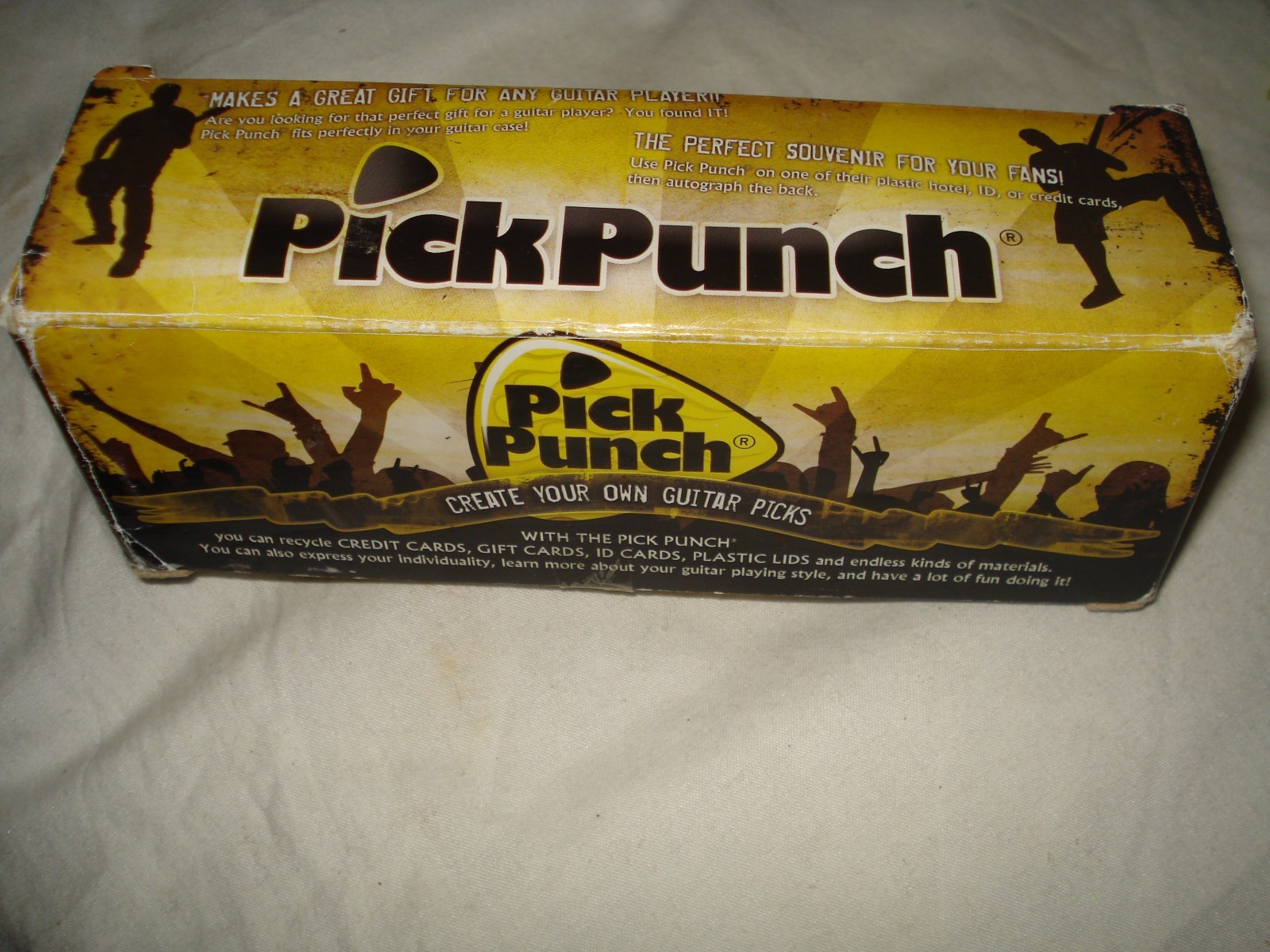 PICK PUNCH CREATE YOUR OWN GUITAR PICKS