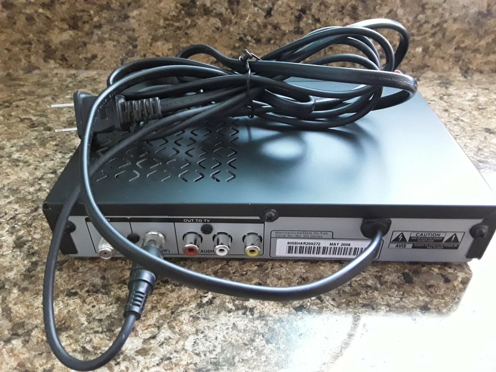 Zenith DTT901 Digital TV Tuner Converter Box with Remote & RF Cable, Very Nice!