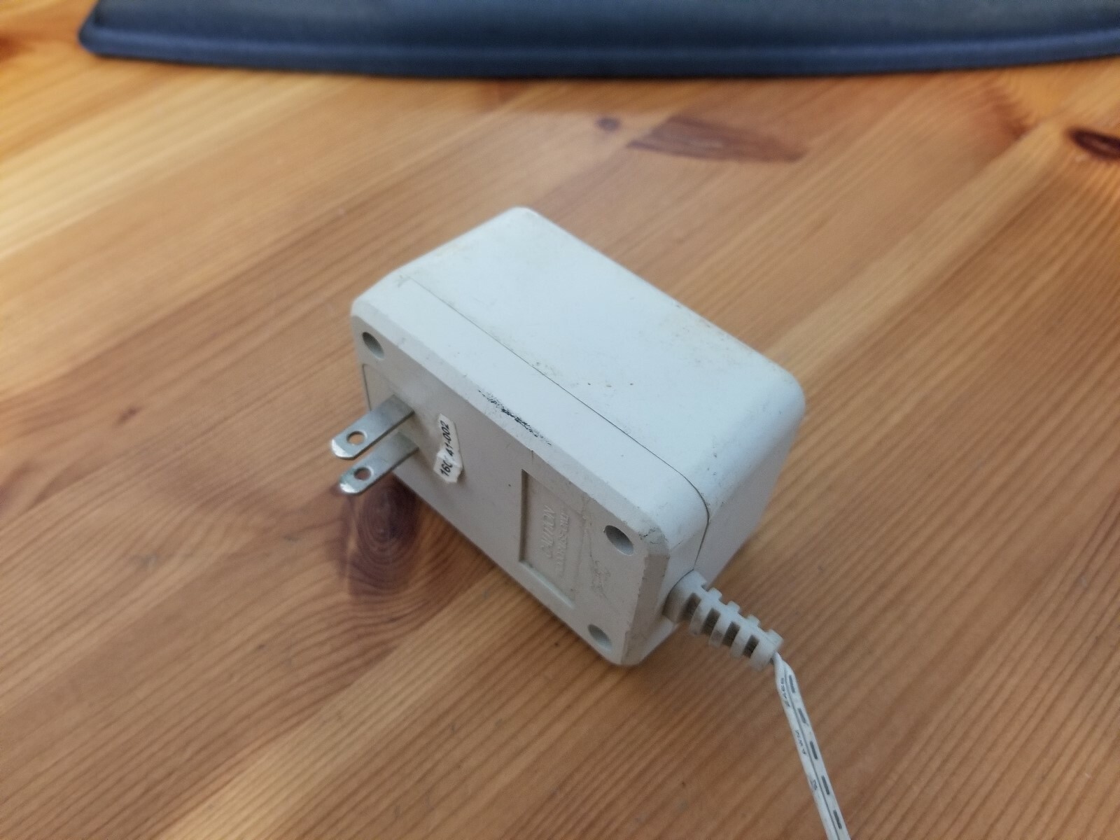 Packard Bell 9VDC 1A AC Adapter Model D12-10-1000-07; FREE S/H!