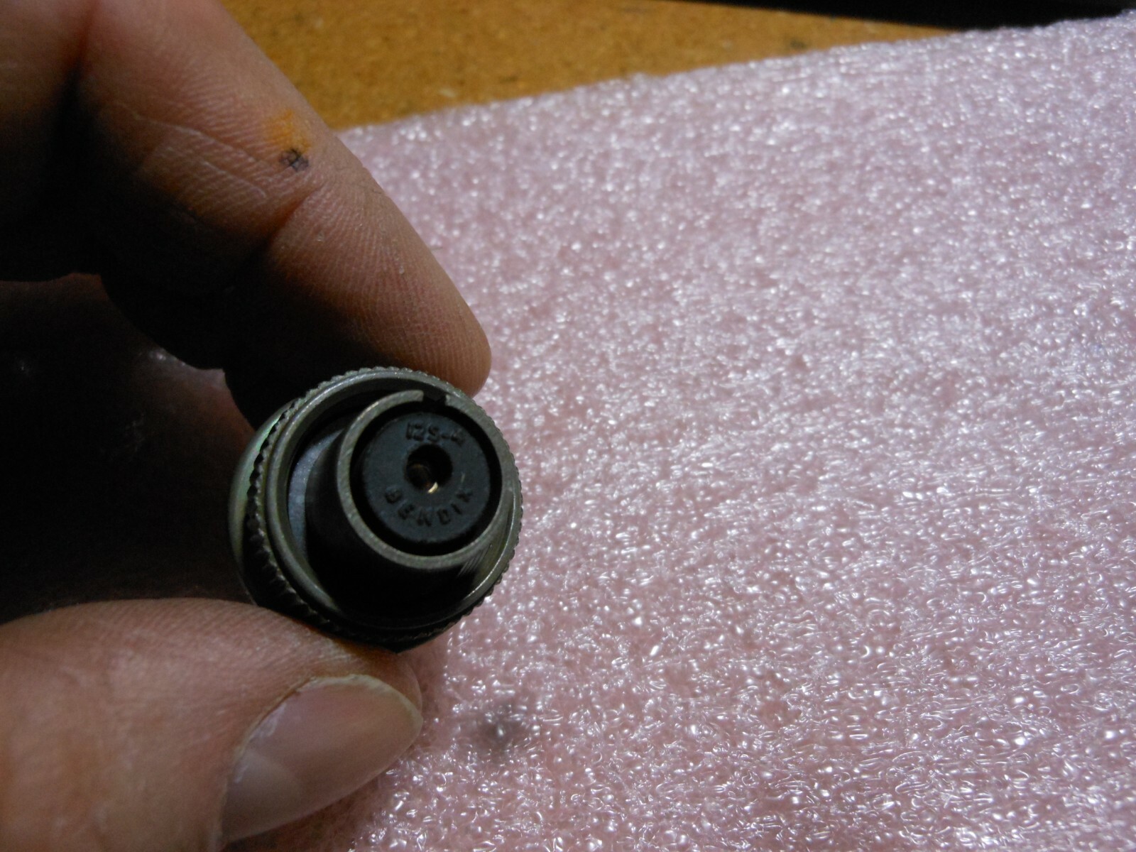 BENDIX CONNECTOR PART # MS25183A-12S-4S  NSN:  5935-00-557-1772