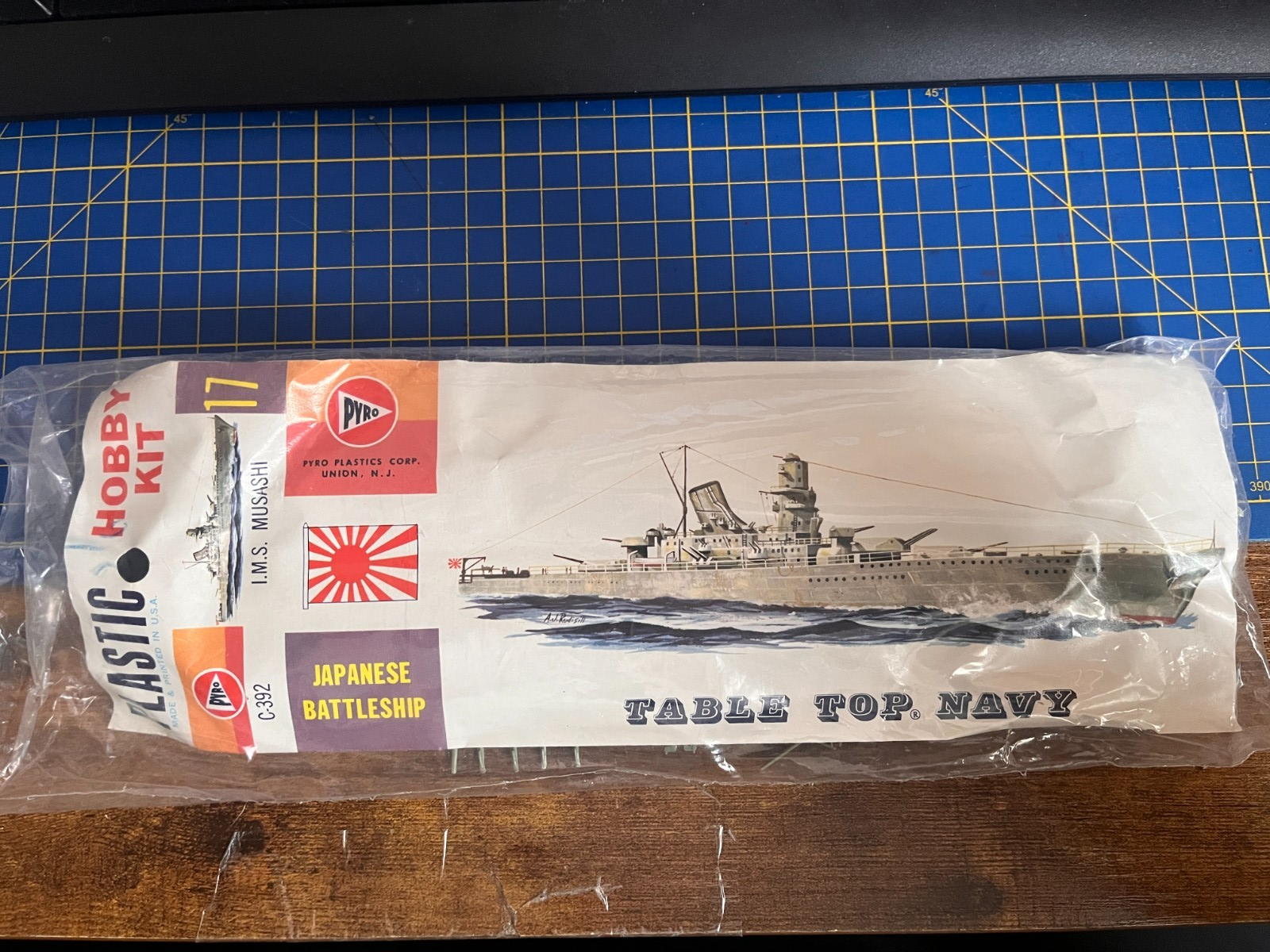 PYRO 1/1200 -Japanese  Battleship Musashi - Model Ship Kit