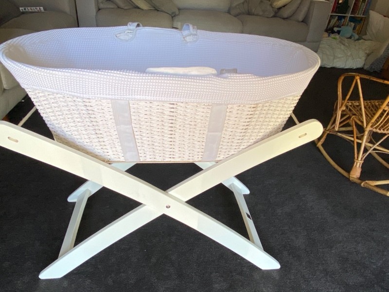 childcare moses basket and stand