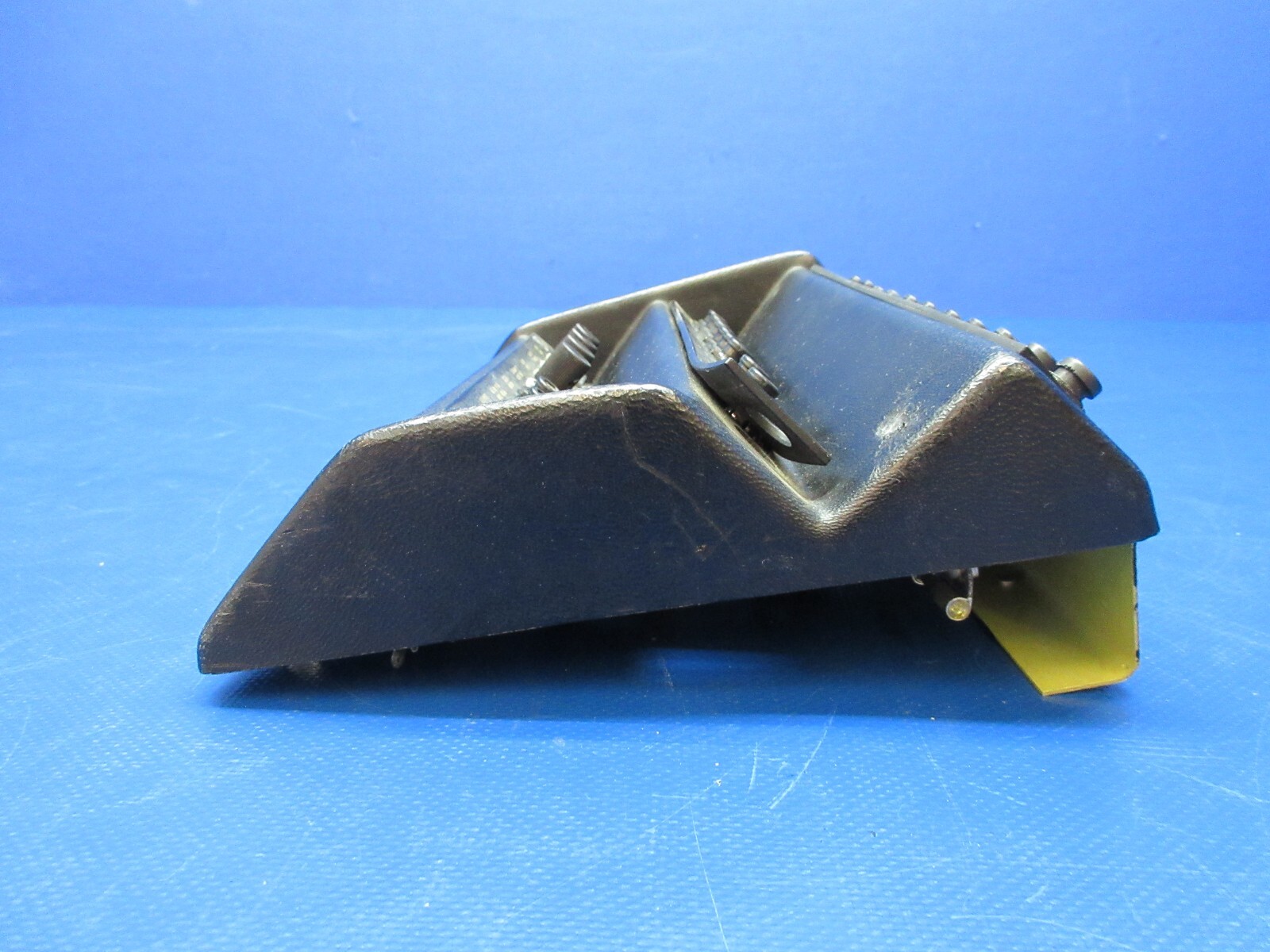 B寝台のプレート Beech 58 Baron Circuit Breaker Panel P/N 58-364039-17 (0225