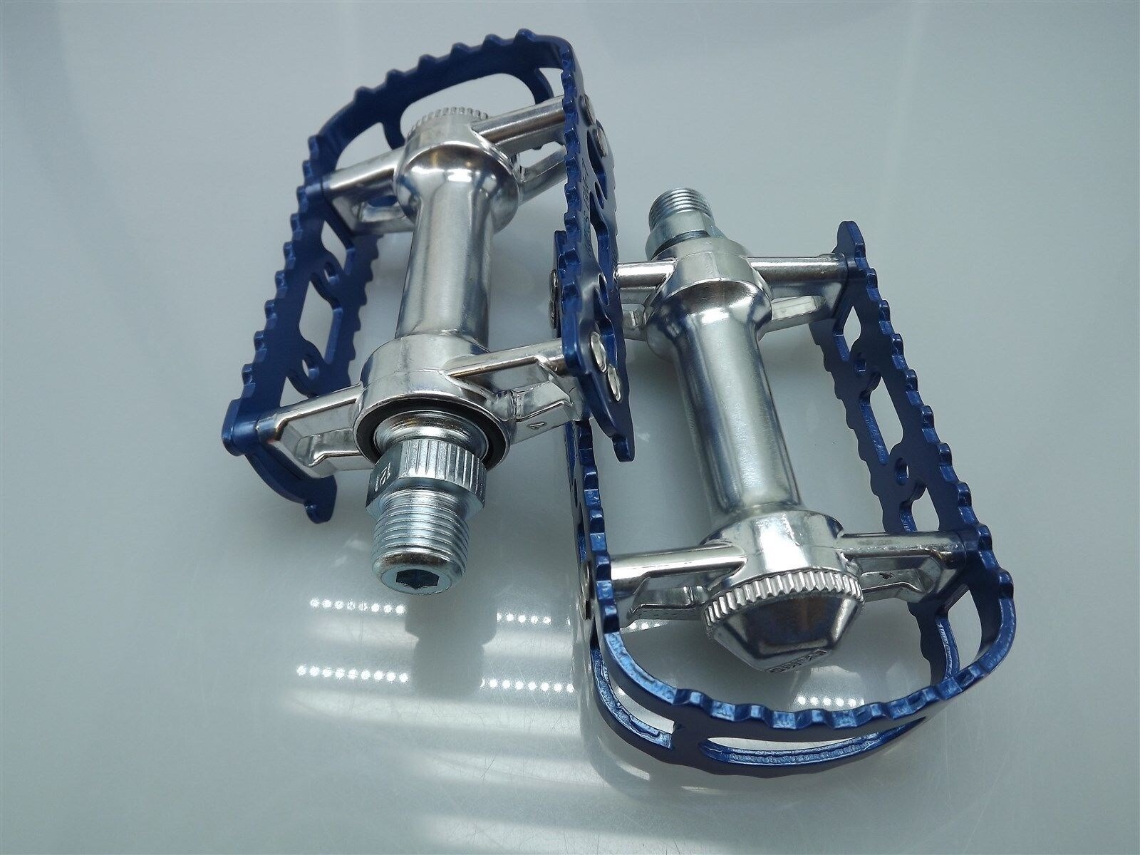 デッドストック MKS BM-7 BMX 9/16\"  Old School s-l400.jpg