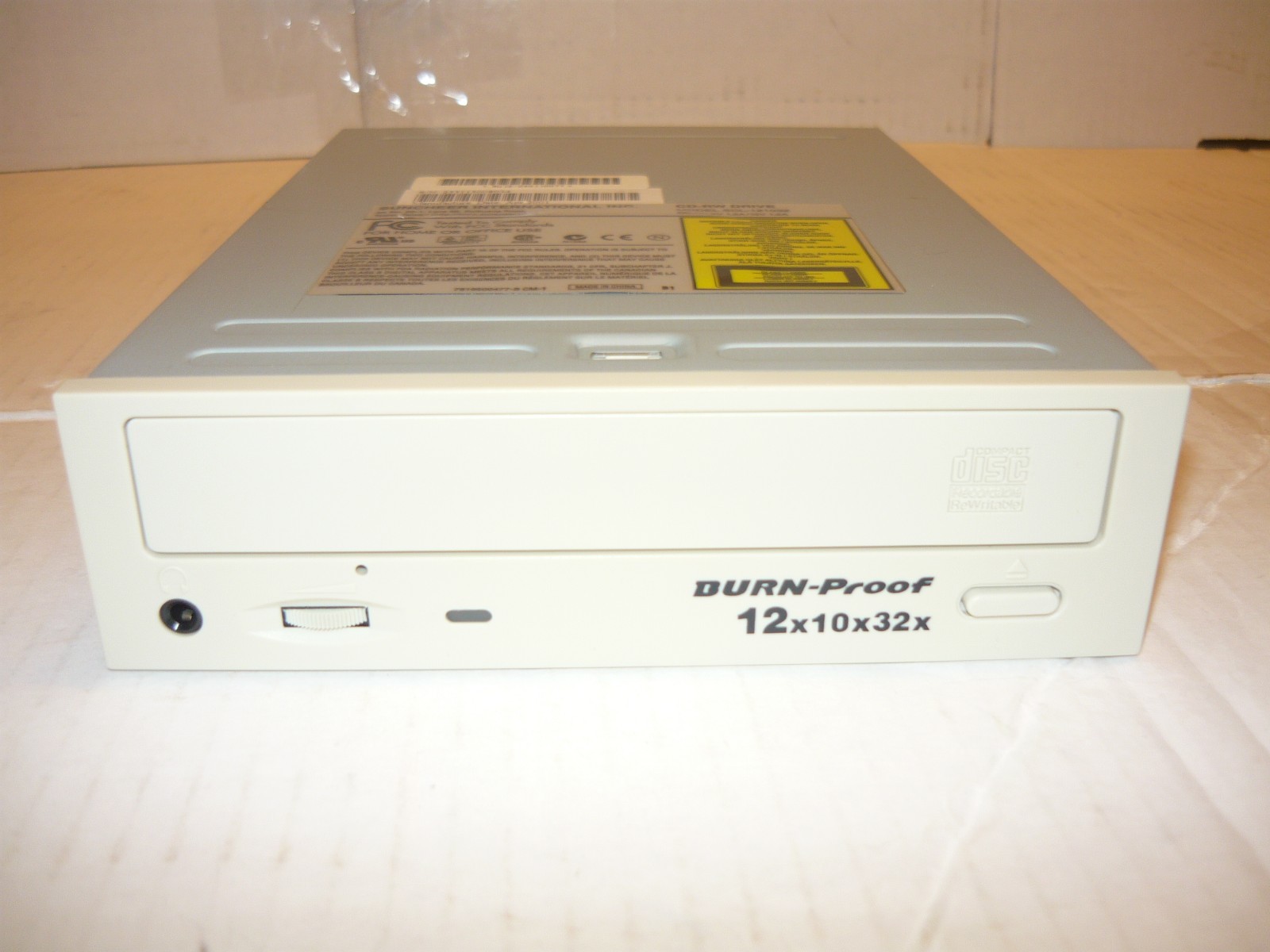 Beige SCL-121032 CD-RW 12X10X32X BURN-PROOF Optical Drive April 2001