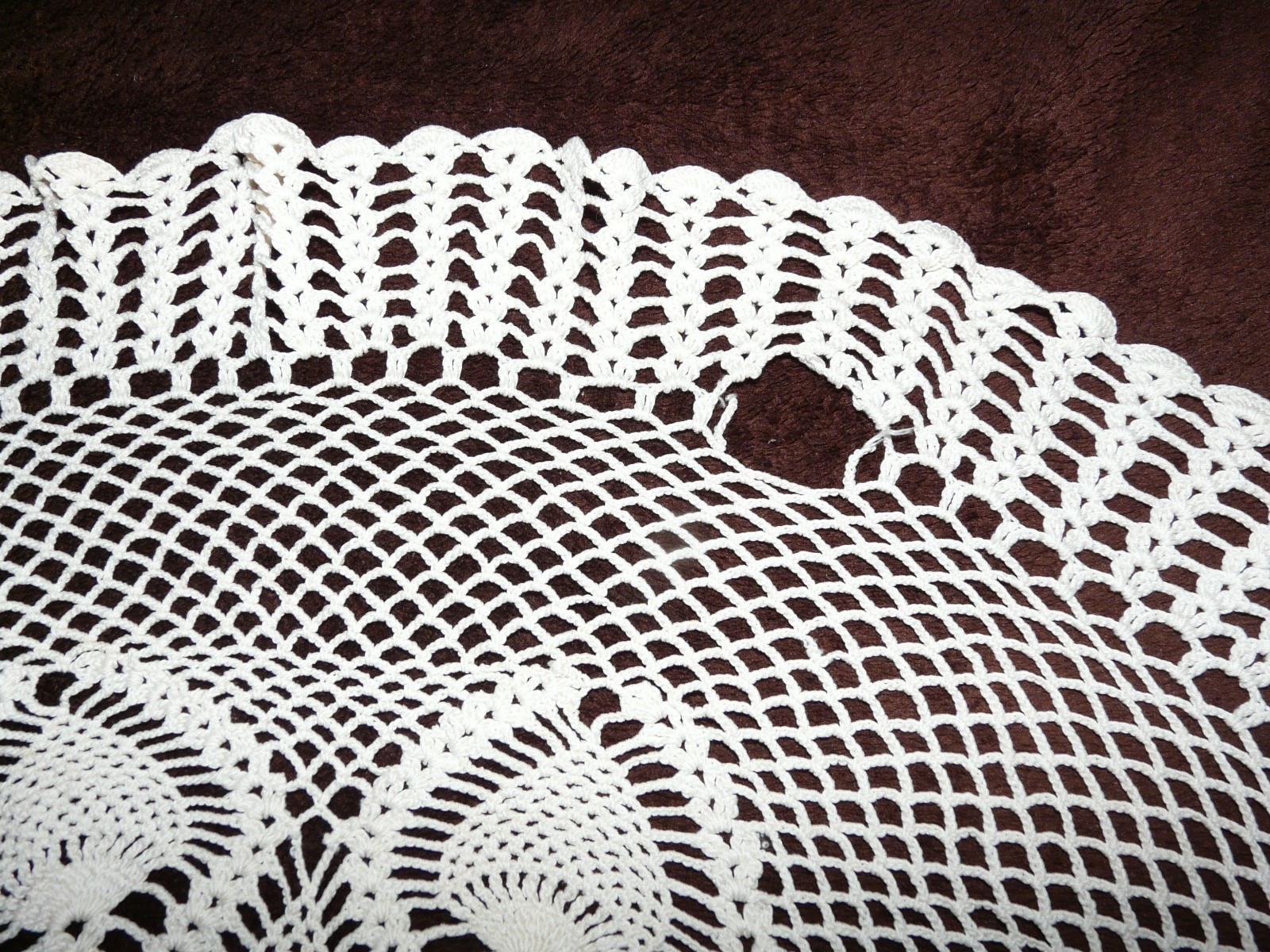 Vintage Hand Crochet Lace Round Table Topper ~  Small Tablecloth 26