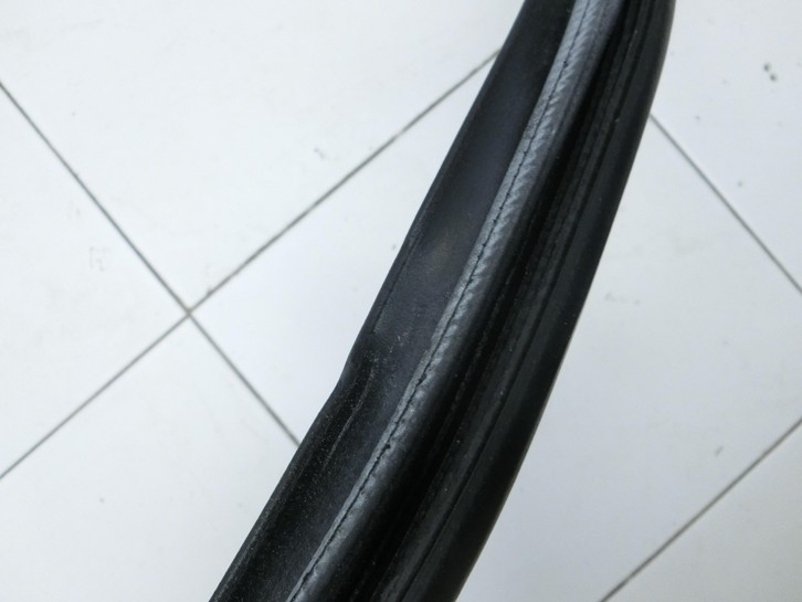 Toyota Prius IV ZVW5 16-19  Dichtung für Rahmen Tür Links Vorne  - Bild 2