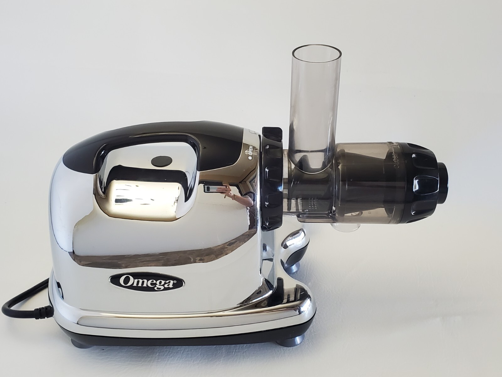 OMEGA 8006 Masticating Juicer