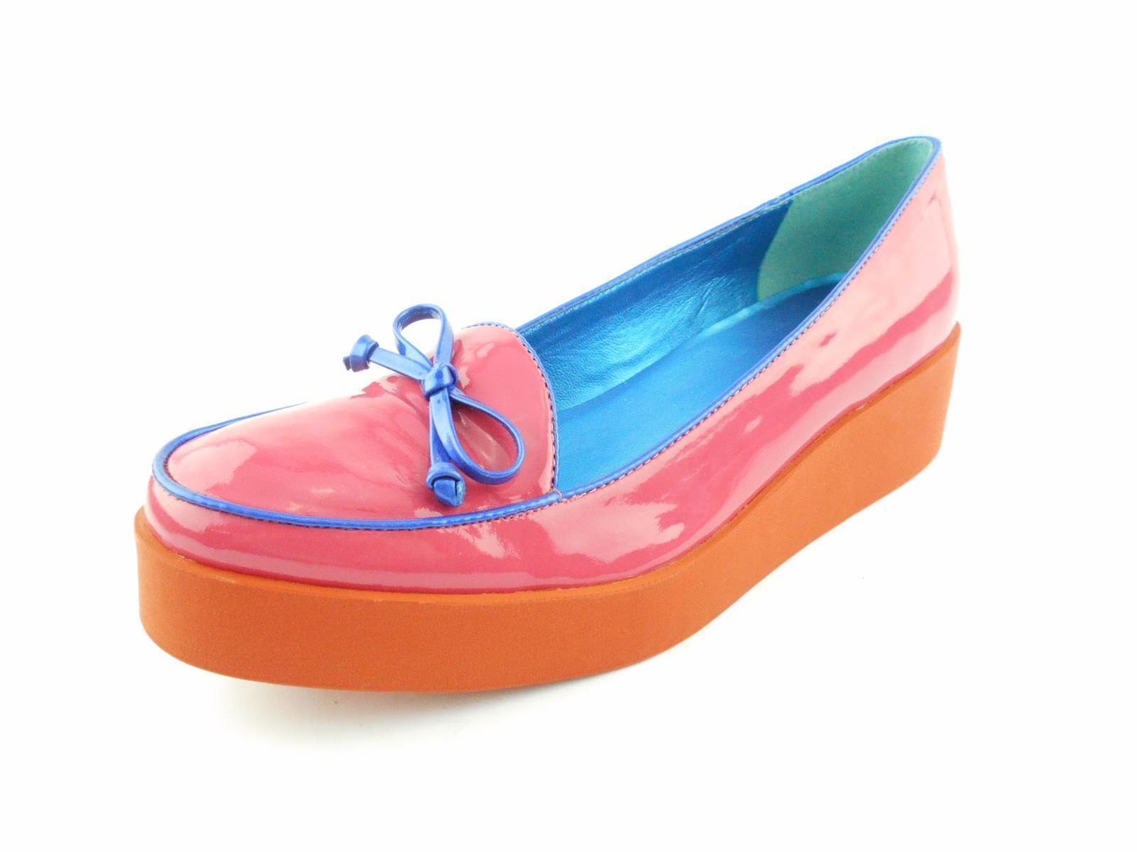 Zapatos planos y Oxford de cuero patentados para mujer Bernardo