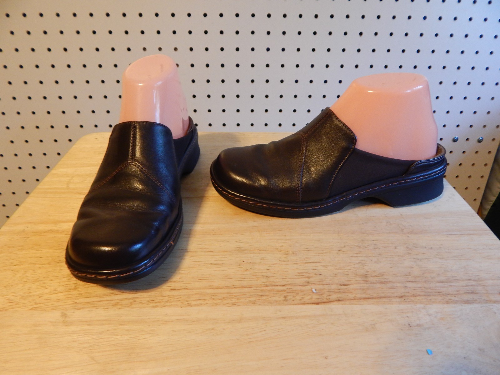 Womens Clarks shoe clogs - brown - size 6.5 M ~ #31902