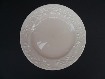 4 - Tre C Ci Pink Floral Gardenia Embossed Olive Rim 10¼