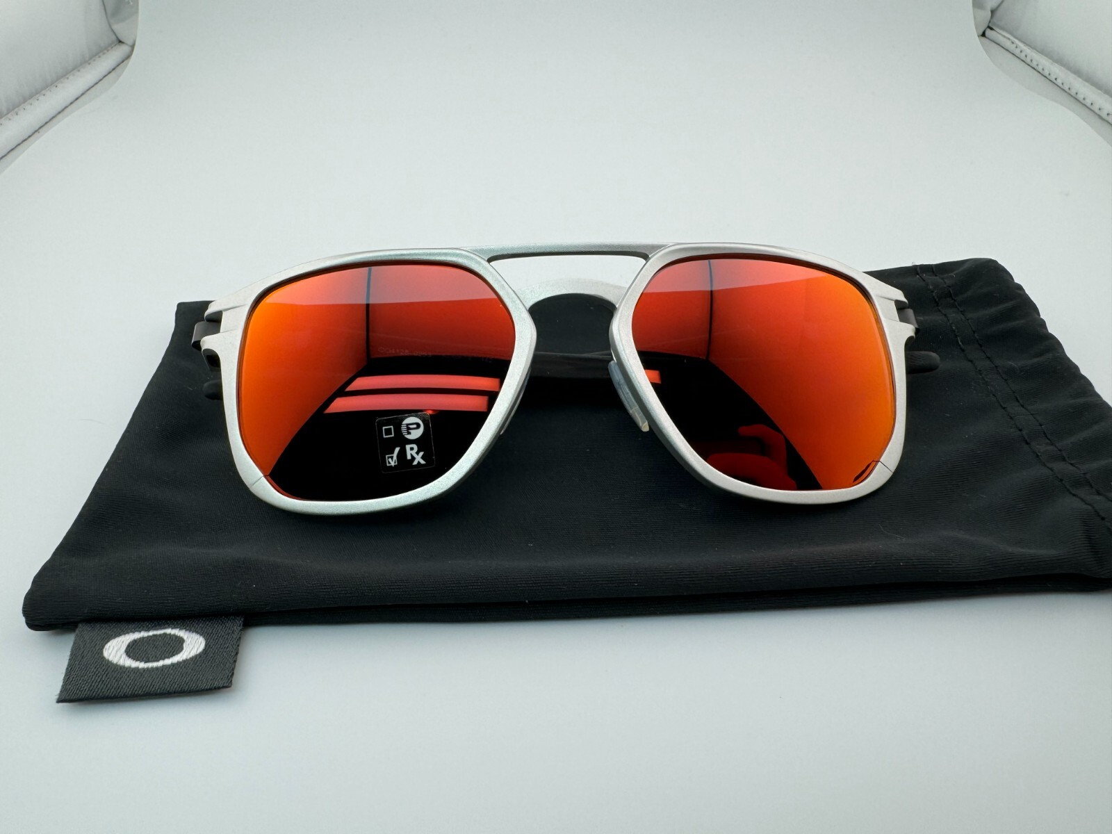 Pre-owned Oakley Latch Alpha Matte Silver Torch Iridium Sunglasses Authentic Oo4128-02